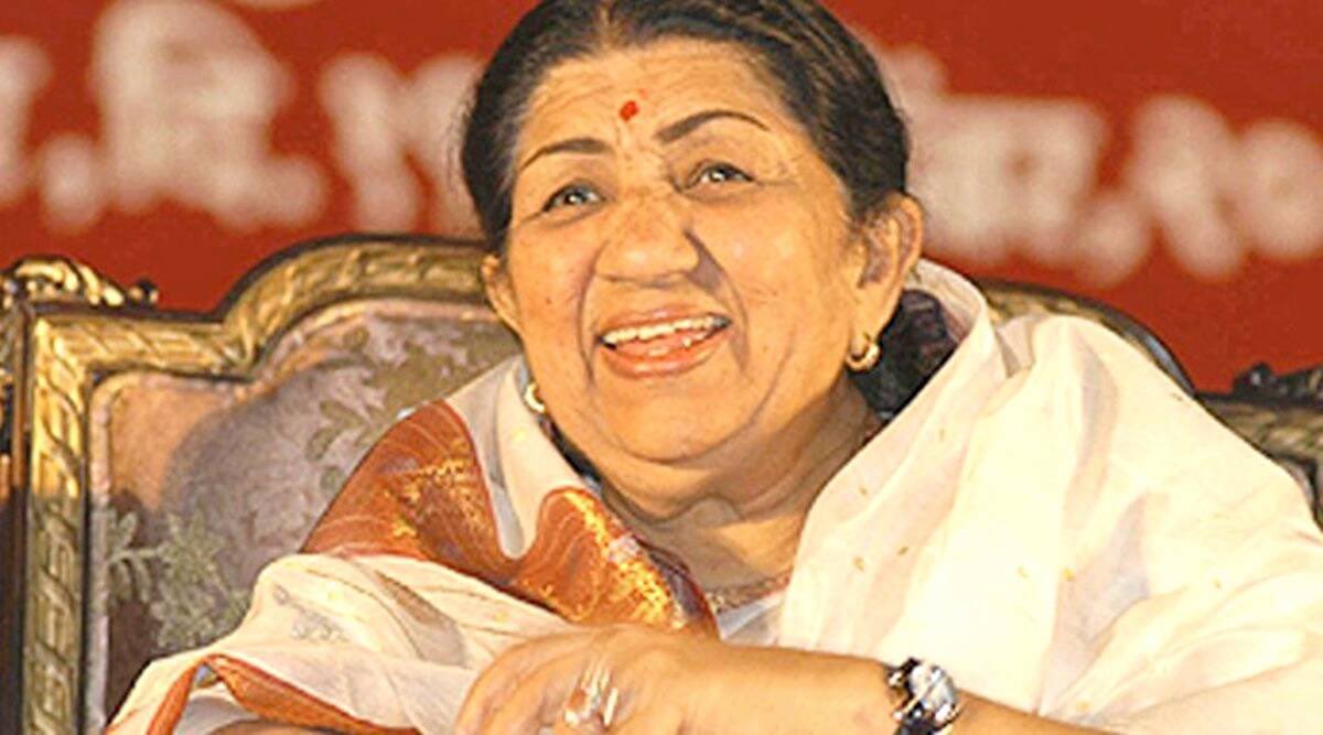 PIYALIBH's tweet photo. ''Meri Awaz hi Pahchan Hain....''

Tears are not obeying the barrier 🙏🏻

In our hearts, you will always be 
Your Love, Your voice
And your smile are forever imprinted in our minds..

So Loved and So missed..

SSRians Tribute 2 LataJi 🙏🏻❤️ https://t.co/iaiRFSwMqY