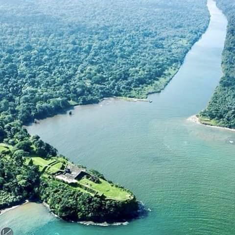 BUENOS Días 😃 Les comparto FOTAZO que recibí 🌊 Desembocadura del Rio Chagres en el Caribe...y las ruinas del Fuerte San Lorenzo <a href="/camaramaritima/">Cámara Marítima</a> <a href="/auzonalibre/">AU Zona Libre Colón</a> <a href="/zolicol/">Zona Libre de Colón 🇵🇦</a> <a href="/GREMPanama/">GREMPA / HP1GRE</a> <a href="/GioBFerrari/">Giovanni Ferrari</a> <a href="/camaracolon/">Cámara de Colón PTY</a> <a href="/crp_ccolon/">Comité Colón - Cruz Roja Panameña</a> <a href="/montipanama/">Raul Montenegro Diviazo</a> <a href="/NitoCortizo/">Nito Cortizo</a> <a href="/ItaiBardov/">Itai Bardov</a> <a href="/juancanavarro/">Juan Carlos Navarro</a> <a href="/Dmhc13/">David M. Hanono</a>