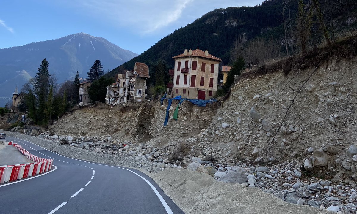 PatriceTrapani's tweet photo. Je ne peux remonter dans la #valleedelavesubie sans que l’émotion me gagne…
Merci à toutes les équipes de la Métropole et à tous les volontaires pour le travail accompli depuis le passage de la terrible #tempeteAlex.
#regionpaca
#boreon
#solidarité
#espoir https://t.co/0hmPcDSnF1