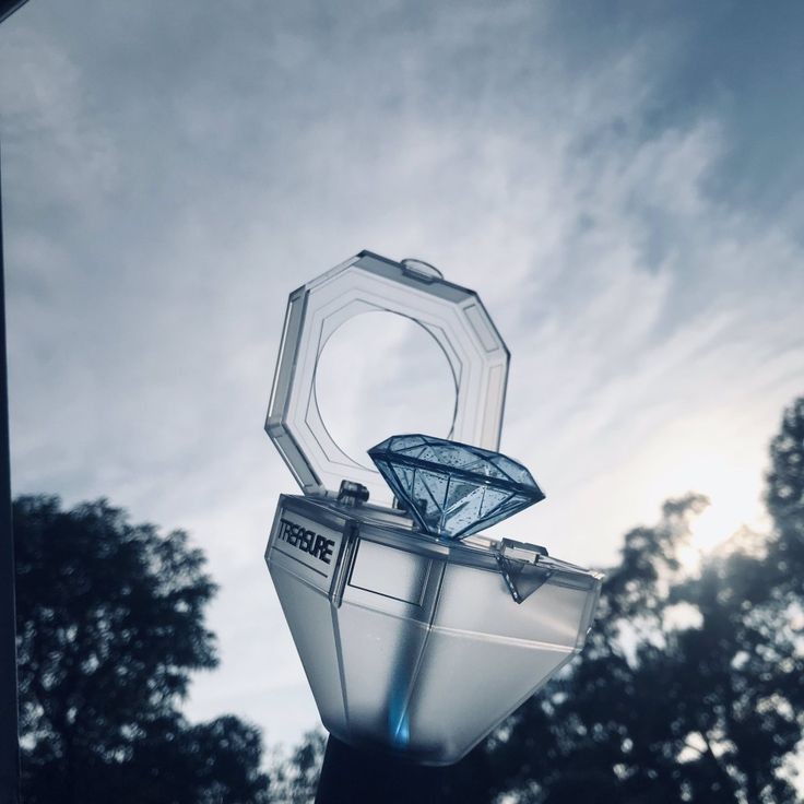 HooniRaa's tweet photo. Happy anniversary treasure maker✨
Bakal jadi pelabuhan terakhir ku...
Bahagia terus treasure maker, nig thanks buat yg udah tiga tahun...
Ini masih tahun pertama ku ngerayain anniversary nya teume..
#TeumeDay #TeumeAnniversary #TreasureMaker https://t.co/A7S30Zxfml