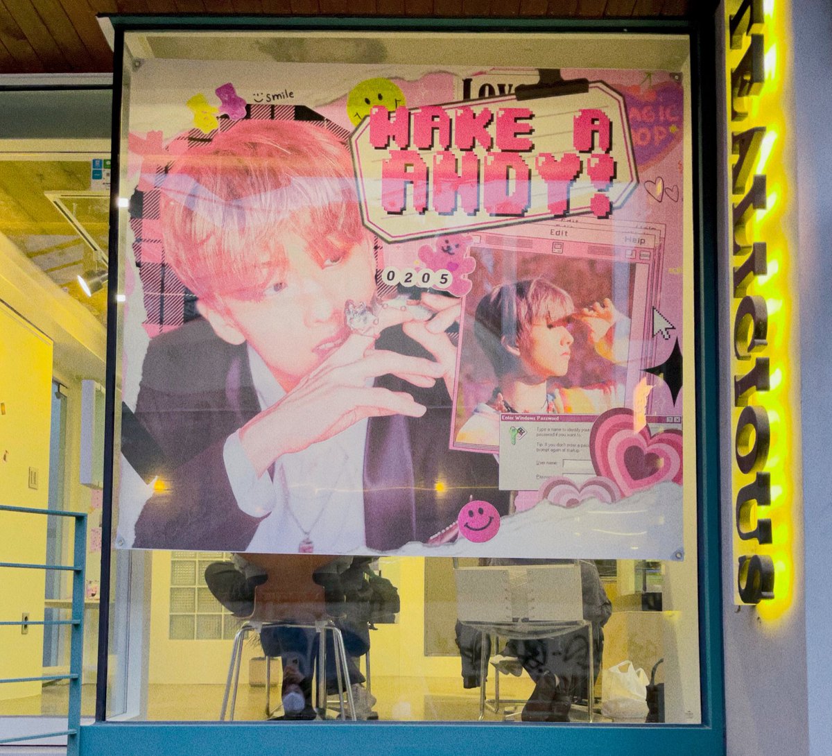 sa__beri_'s tweet photo. 📍오엘커피
#지성이는_뭐든지_다_가능해
#MAKE_A_ANDY
특전도 내부도 너무귀엽게 꾸며져 있어서 행복했던 카페 ! 중간에 벽에 붙어있는 지성이가 보내준 사진들을 보면서 저두 회상하면서 행복해졌어요 ( ◠‿◠ ) 。。강경고글지성악개로 고글지성에 두개 붙이고 싶었지만 참았습니다…감사합니다🤍 https://t.co/f07dolCK1A