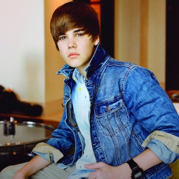 kidrauhlhive's tweet photo. Justin Bieber            Justin Bieber    
at 16                            at 27 https://t.co/anxqW2s6wj