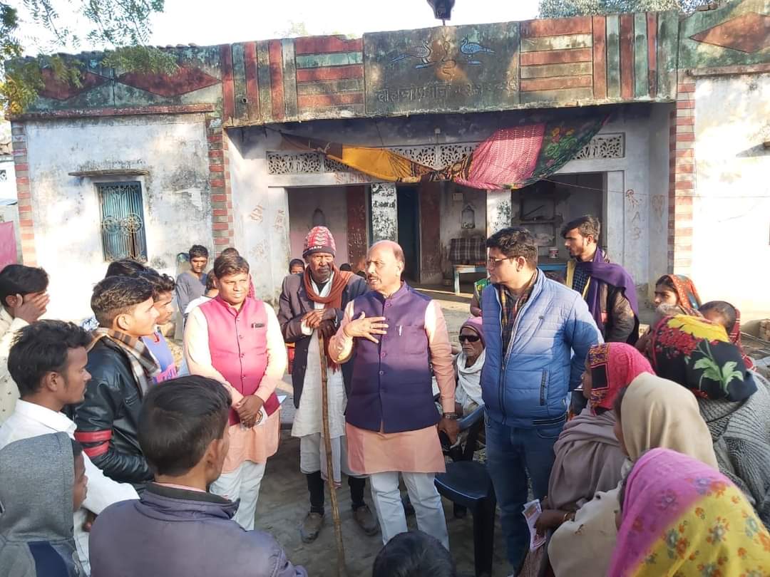 RakeshTriBJP's tweet photo. जौनपुर जिले के मल्हनी विधानसभा के अनुसूचित बस्ती में जनसंपर्क @BJP4JNP 

#फिर_एक_बार_योगी_सरकार #कमल_खिलेगा_22में #आएंगे_तो_योगी_ही #आएगी_बीजेपी_ही #फिर_एक_बार_योगी_सरकार #फिर_एक_बार_भाजपा_सरकार

 @JPNadda @narendramodi @blsanthosh @AmitShah @PushprajsinghJ https://t.co/EYA7rNarmE