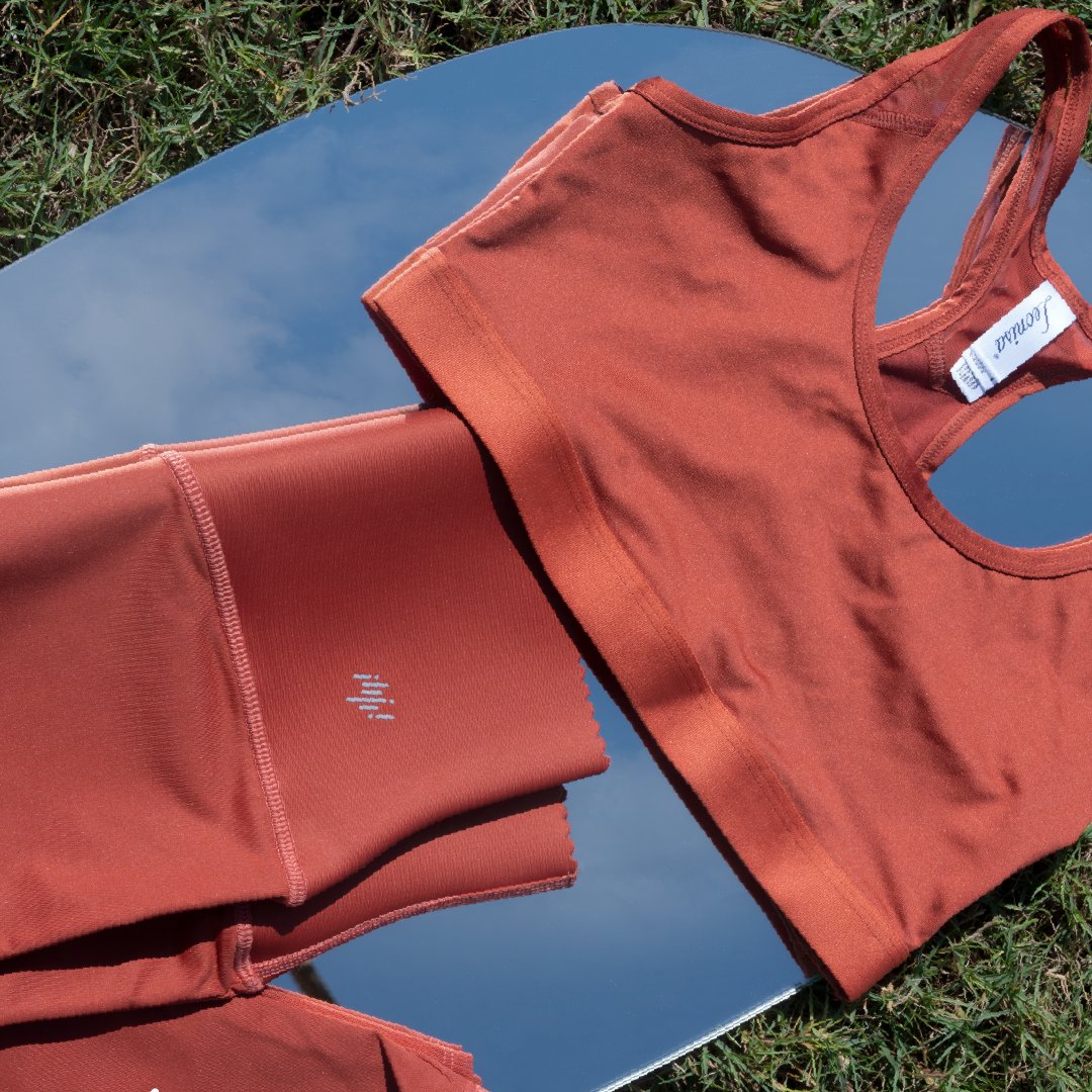 ا تخلي أي أحد يوقف في طريقك ووريهم قوتك اللي مالها حدود, انطلقي هذا يومك👌🏻✨

رمز المنتج : 195565
رمز المنتج للصدرية الرياضية : 195356