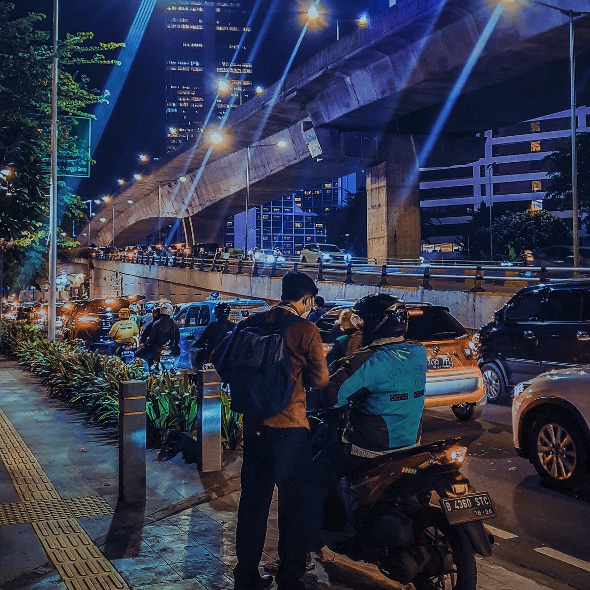 Whyyonathan's tweet photo. @nikkoilham #shotbyphone https://t.co/71EYZvtKVk