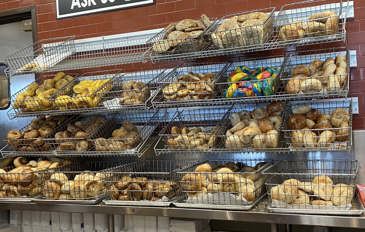 brunchbytesNFT's tweet photo. Fresh bagels on a Sunday mornin’

#Bagels #Brunch #SolanaNFTs #Mint #Sale #NFTs #community #NFTcommunity #art https://t.co/e7faWVmjr8