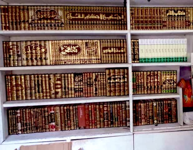 bang_khair's tweet photo. Dari semua buku yang sudah kau beli, berapa yang sudah selesai kau baca? Dari yang telah dibaca, berapa yang telah menjadi ilmu, dan berapa yang telah diamalkan? https://t.co/IOfqG3lz5R