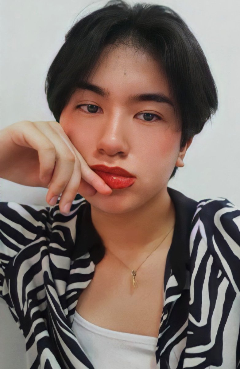 aiah_BINl's tweet photo. wazzdown, happy #EggDay !! 🦕 https://t.co/hgtg3pr3iC