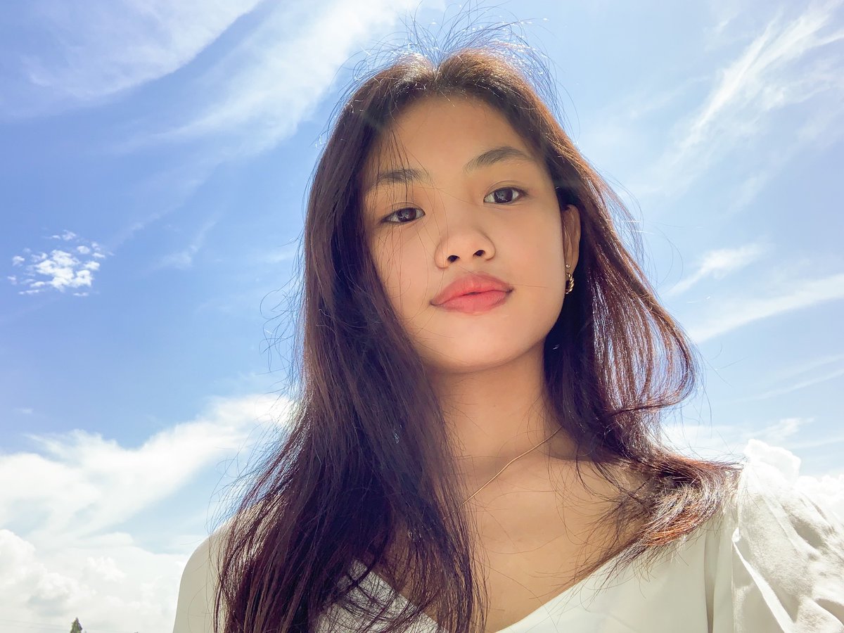 sophiacantillan's tweet photo. clyden said i should post these two pics #eggday ♡ https://t.co/U7yVZhc0fy