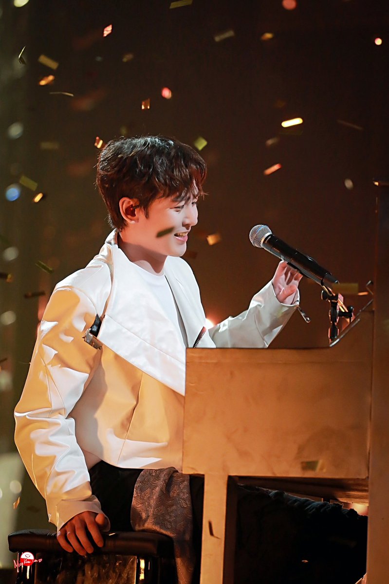 NiceKhun0624's tweet photo. #Nichkhun https://t.co/bLG5o4WjnF