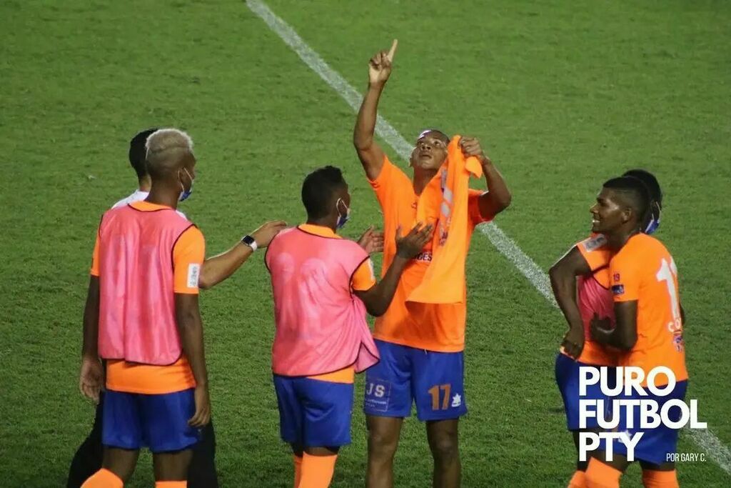 csncol's tweet photo. Gol de Cristian Zúñiga en la derrota de su equipo Potros del Este de visitante frente a Plaza Amador en Panamá. En el visitante fué titular Andrés Felipe Rodríguez. 

(Foto vía @purofutbolpty)
.
.
.
#fpc #fichajes #colombianosenelexterior #colombianos #c… https://t.co/CS8CL34SwQ https://t.co/qTTxEJETrx