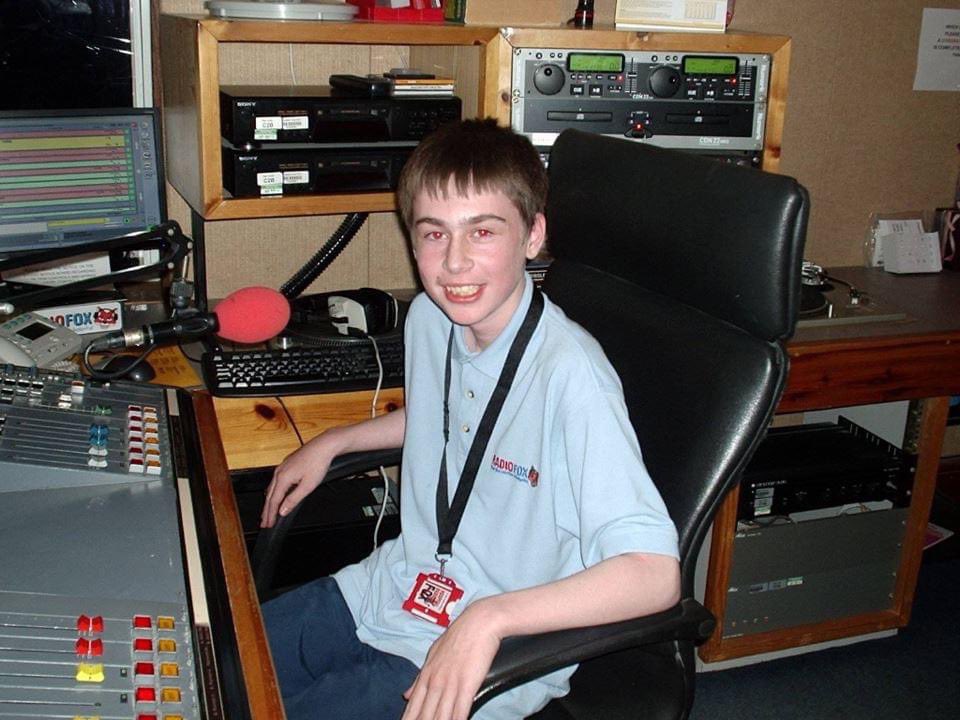 63Mason's tweet photo. Here’s some pictures of me radio presenting from my old home studio and also DemonFM studios and Hospital Radio Fox studios back in 2014 / 2015  #RadioPresenter #DemonFM #TheMixRadio #TakeoverRadio #HospitalRadioFox #AutismAwareness #MentalHealthMatters https://t.co/964CXqiNgX