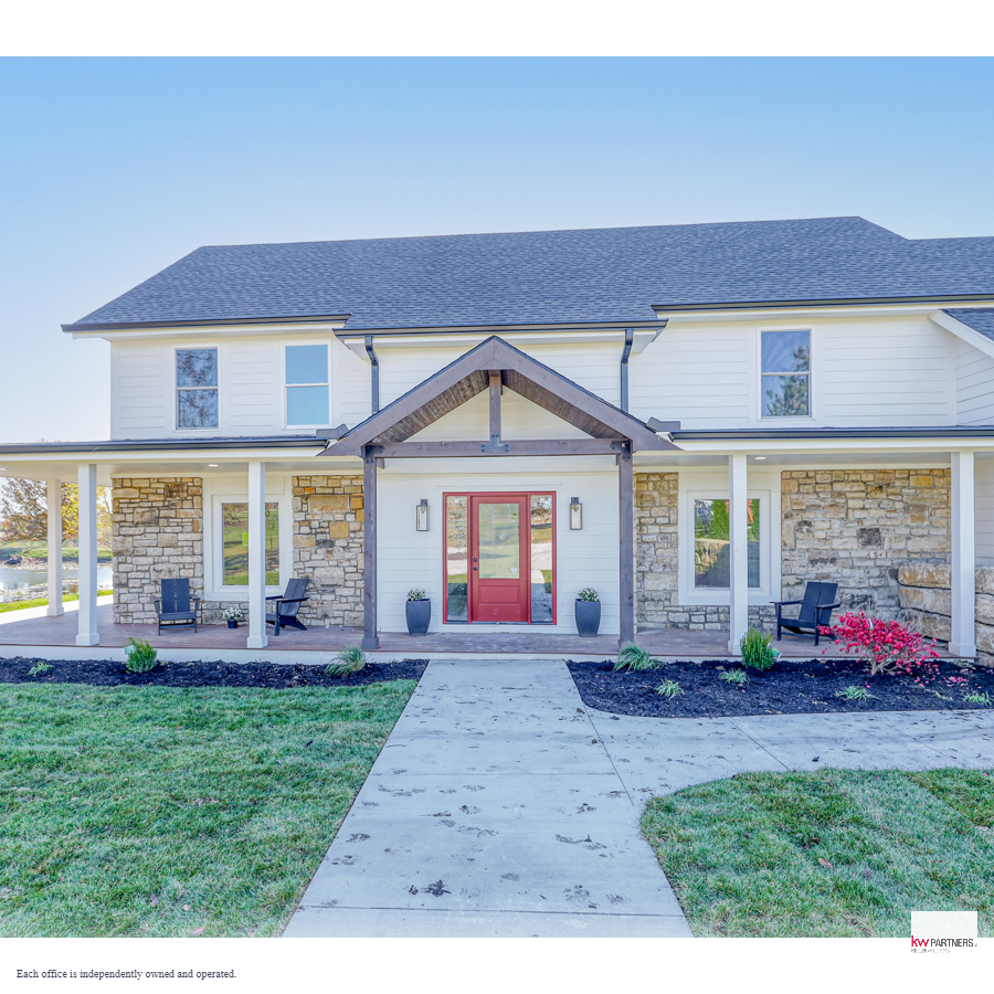 Open House Today, 2/6 Sun 1-3pm Completely renovated, GORGEOUS, 2 Story home on 15 scenic acres.   malinarealestate.kw.com/property/LST-6…