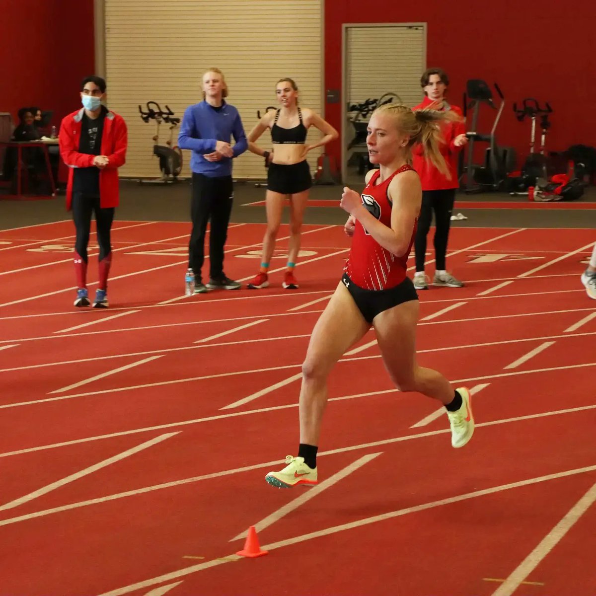 Dang, Katie Doucette's mile that she ran AFTER her mile leg in the DMR is currently 2ND IN DII 

#skoneers
#feartheneers 
#dubsup