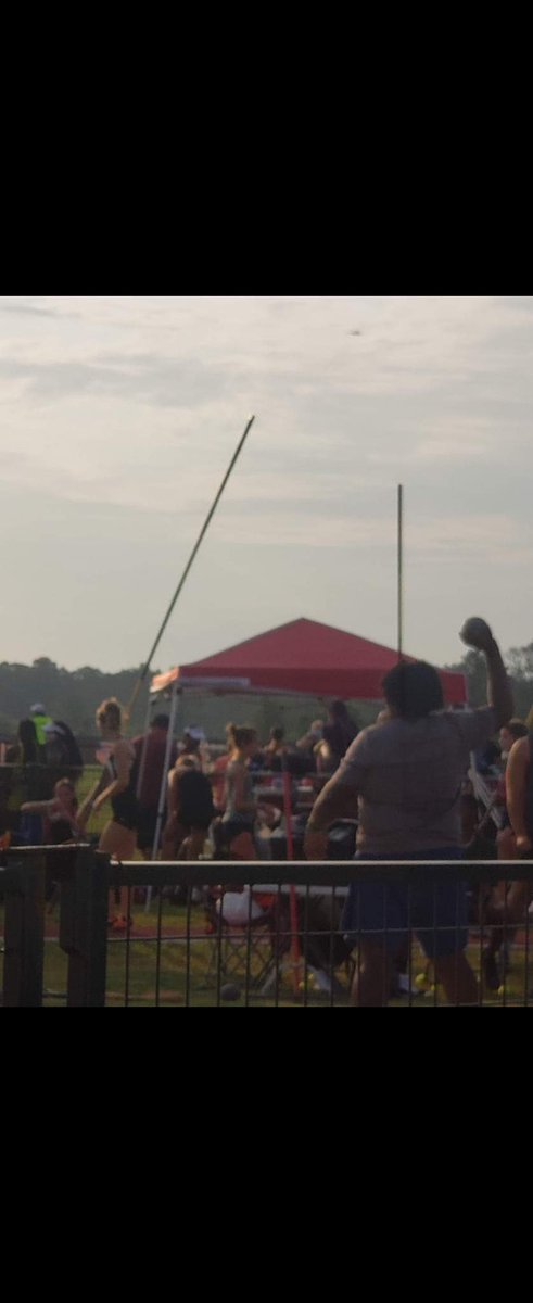 MicahFrm501's tweet photo. When I'm inside the ring there's no distractions. Just me and a goal. Yes #IThrow #ShotPutLife https://t.co/jKpqettBGr