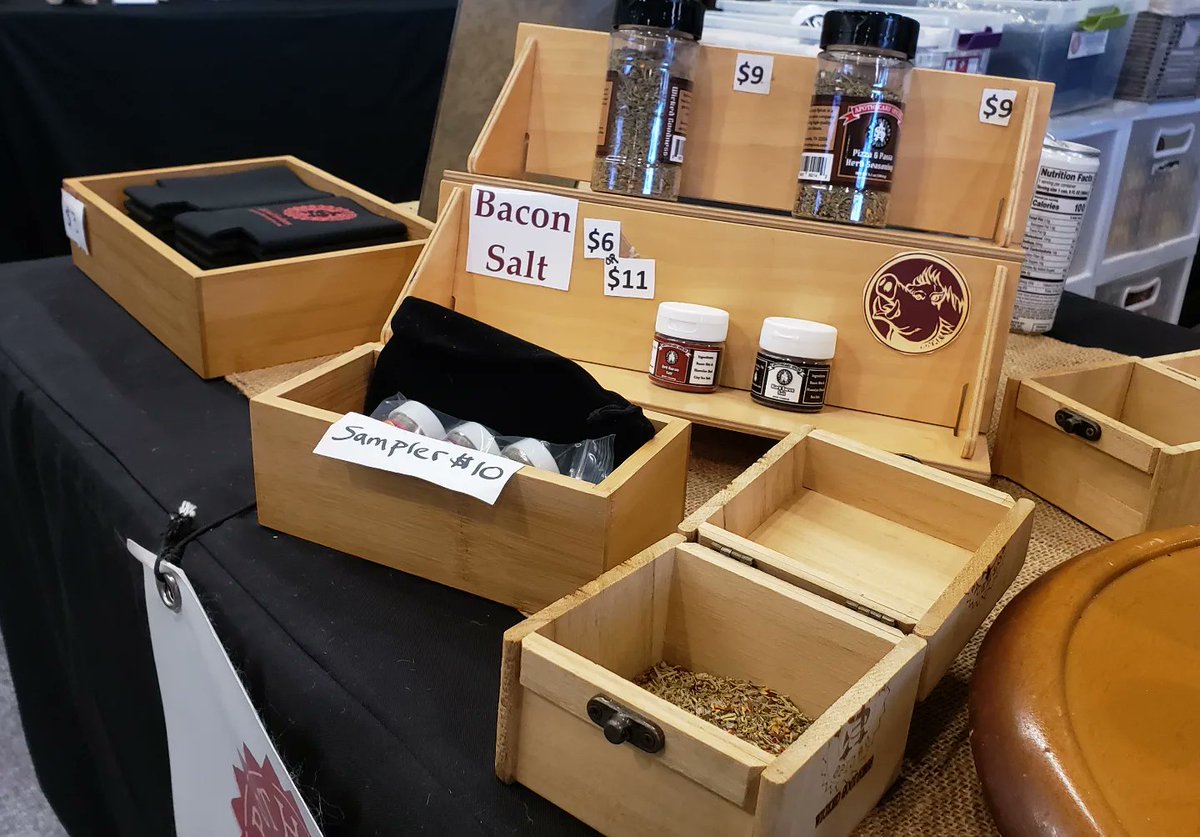 apothecaryspice's tweet photo. Apothecary Spices will be at the #MadeInALX pop-up today until 5pm. 201 N Union Street, Alexandria, VA. Next to the #TorpedoFactory. Free parking at the deck at Union and Thompsons Alley. Get your gifts for the year and support #SmallBusinesses. #WickedGoodness https://t.co/w5W7ZcpeDh