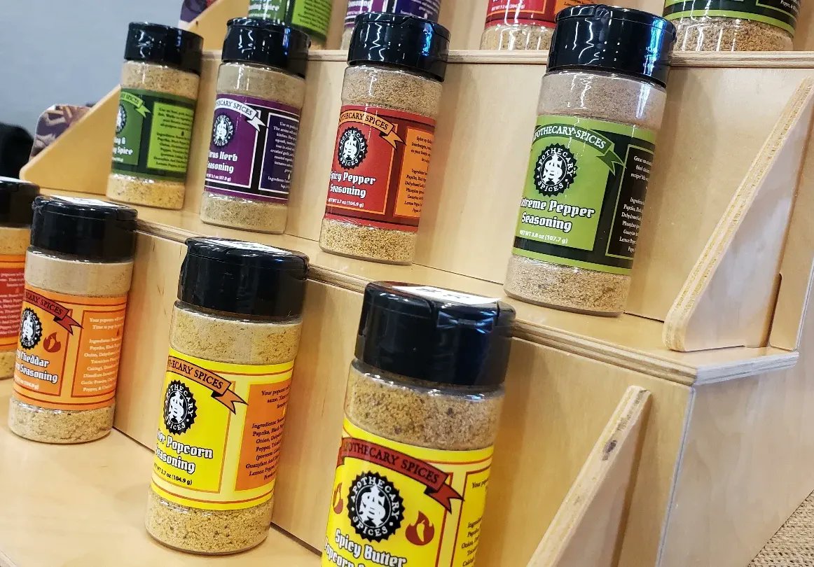 apothecaryspice's tweet photo. Apothecary Spices will be at the #MadeInALX pop-up today until 5pm. 201 N Union Street, Alexandria, VA. Next to the #TorpedoFactory. Free parking at the deck at Union and Thompsons Alley. Get your gifts for the year and support #SmallBusinesses. #WickedGoodness https://t.co/w5W7ZcpeDh