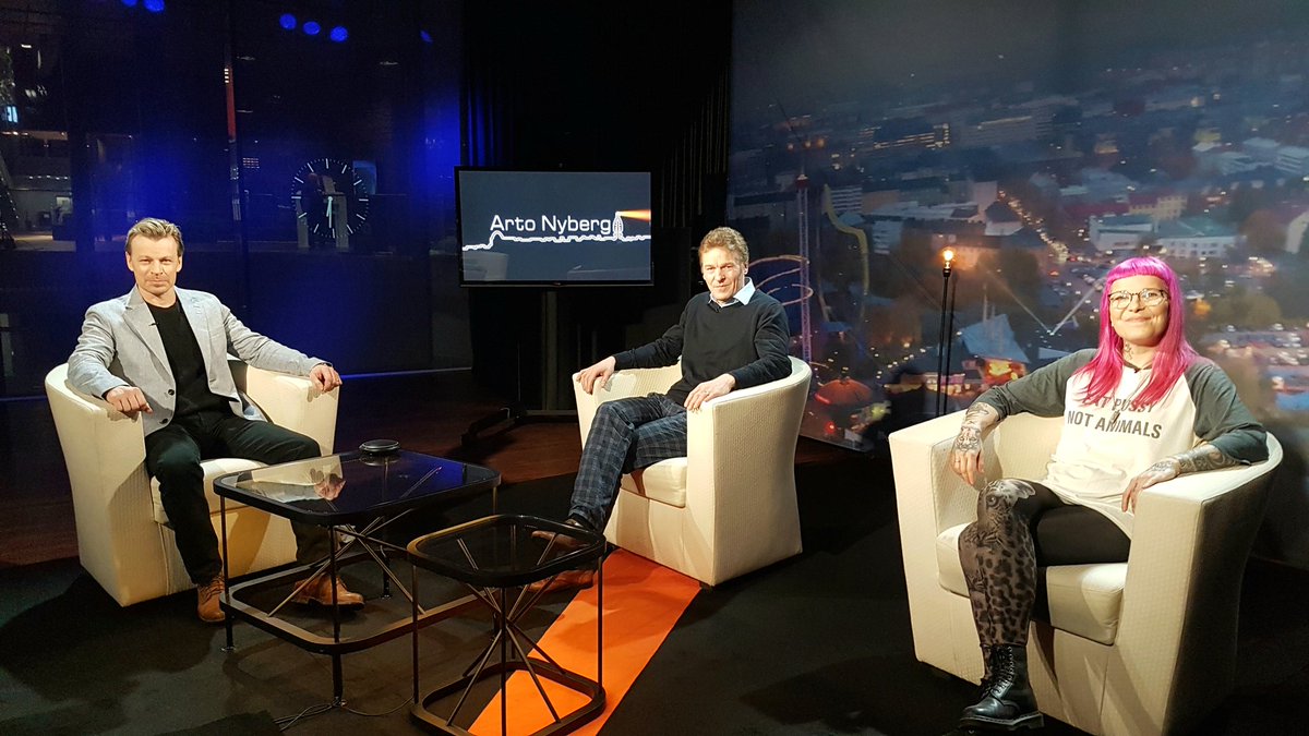 LAkimof's tweet photo. @artonyberg suora lähetys klo 1845 @YleTV1 : Peter Franzen, Toni Nieminen ja Anni Lötjönen. https://t.co/aZjcw7yNd1