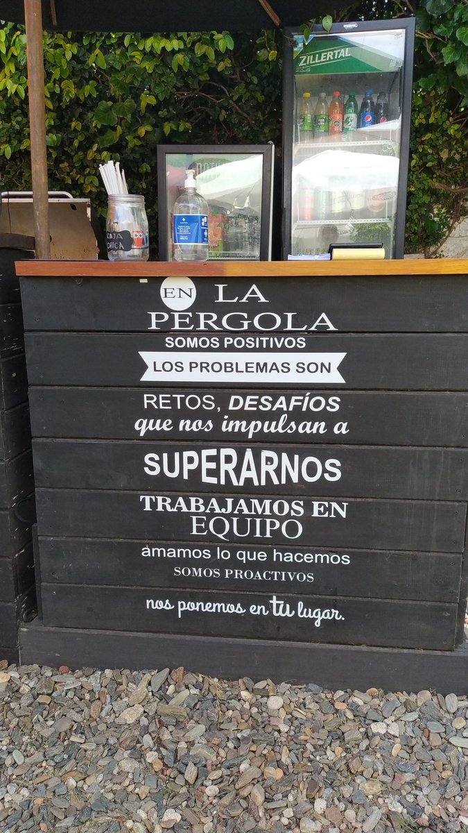 JuanCostabel's tweet photo. Les presento la Pérgola es un estilo carrito en el patio trasero de mi casa, tiene vista a la bahía de Colonia, por aquí los esperamos!!! https://t.co/P0kswxgq9N