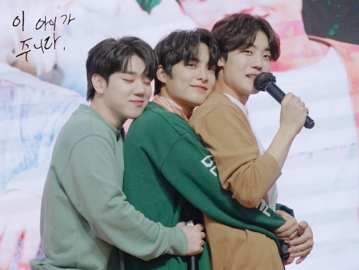 빛나는준희 tweet media