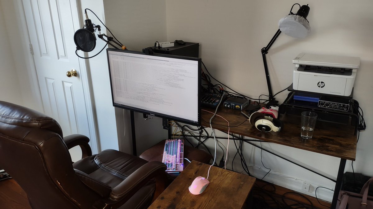 StudioJuneGames's tweet image. Studio June's NYC studio