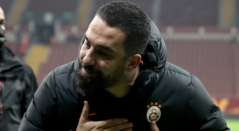 Arda Turan Galatasaray Eşofmanıyla