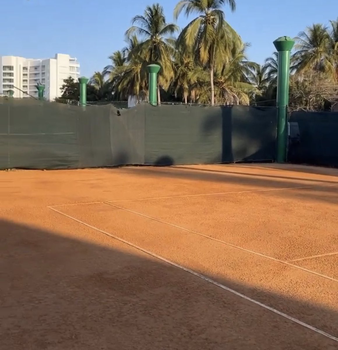 JMarron91's tweet photo. Por más fines de semana en la cancha 🎾 https://t.co/39hlnamkmg