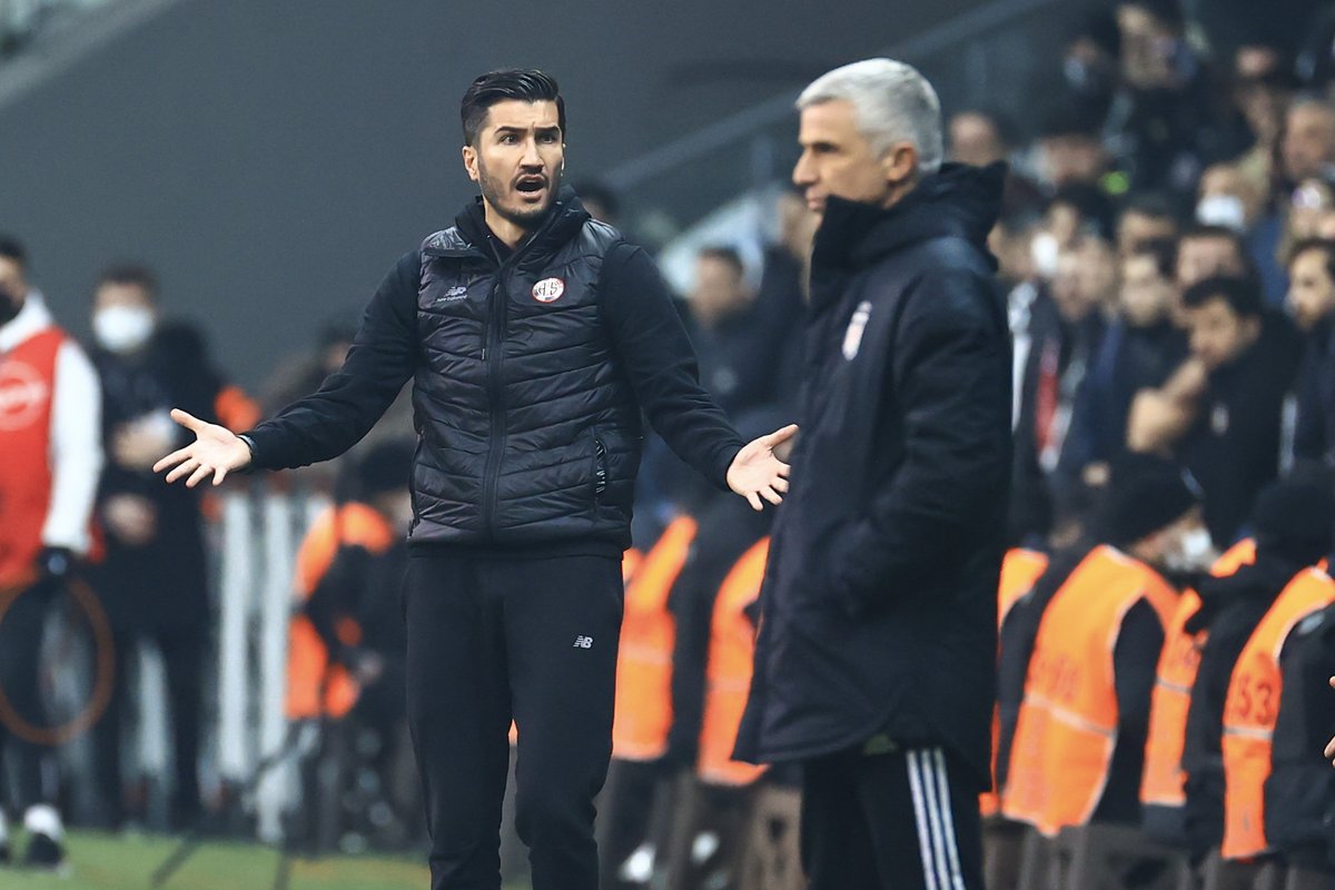 Futbol3Extra's tweet photo. ⏳DEVRE | ⚫Beşiktaş 0-0 Antalyaspor🔴

#Beşiktaş #Antalyaspor #BJKvANT https://t.co/K3glz1XHkU
