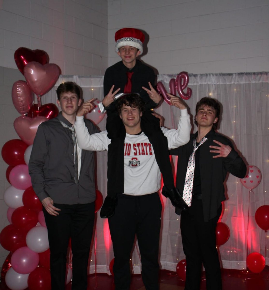 jrcolyer's tweet photo. The winter formal 👑 of Genoa High School- Bryce H. Proud to know this guy! Go Comets. https://t.co/EOr1rWDtSt