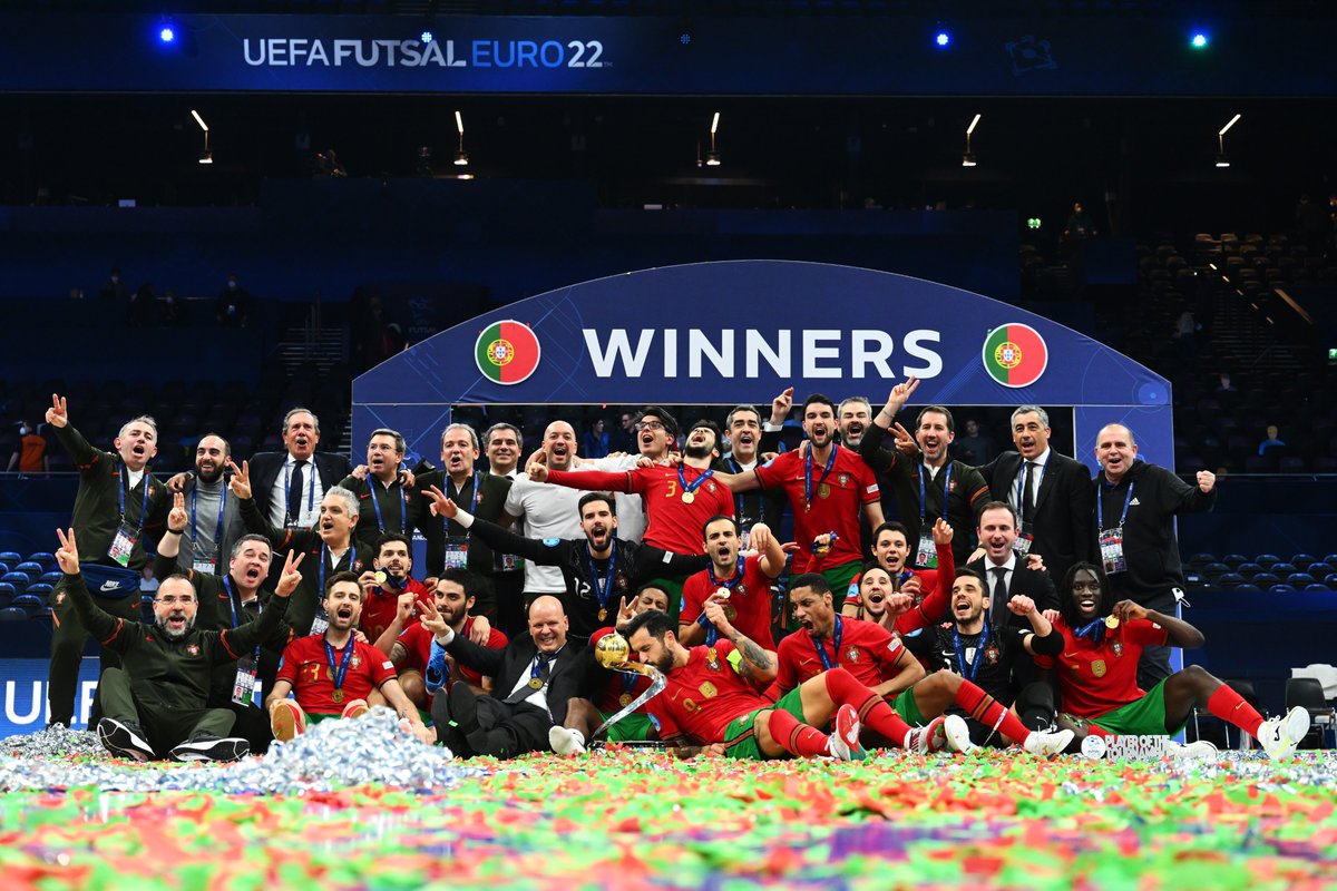 selecaoportugal's tweet photo. 🏆🏆 https://t.co/zSxmvkKtGV