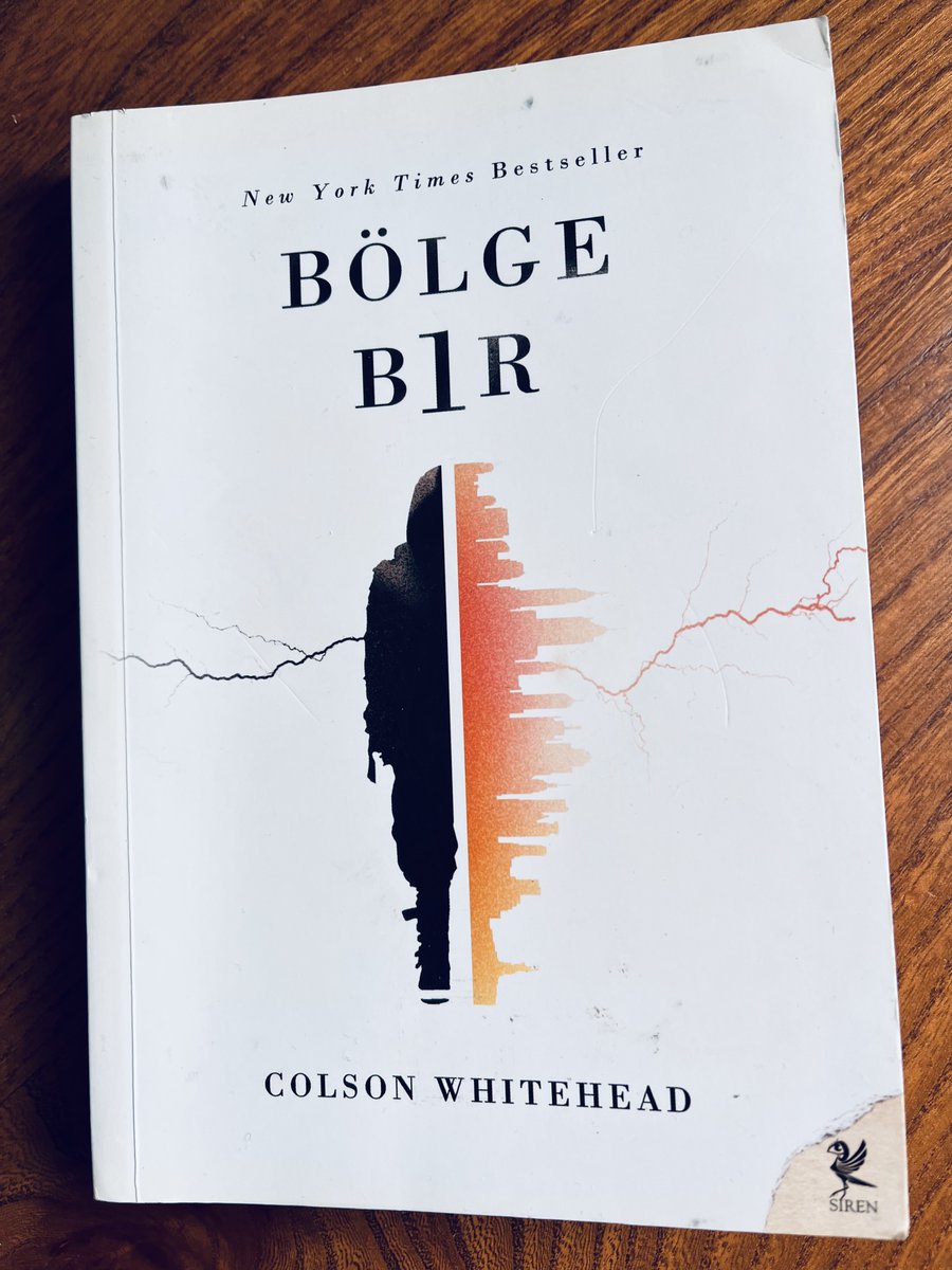 b_yarsel's tweet photo. formdan bayağı düştüm. normalde tak diye yakalamam gerekirdi. Mötley Crüe dedim, WASP, Twister Sister, Judas Priest, Xentrix... Olmadı, olduramadım. #ZoneOne #BölgeBir #ColsonWhitehead #SirenYayınları https://t.co/iWPNglOzhd