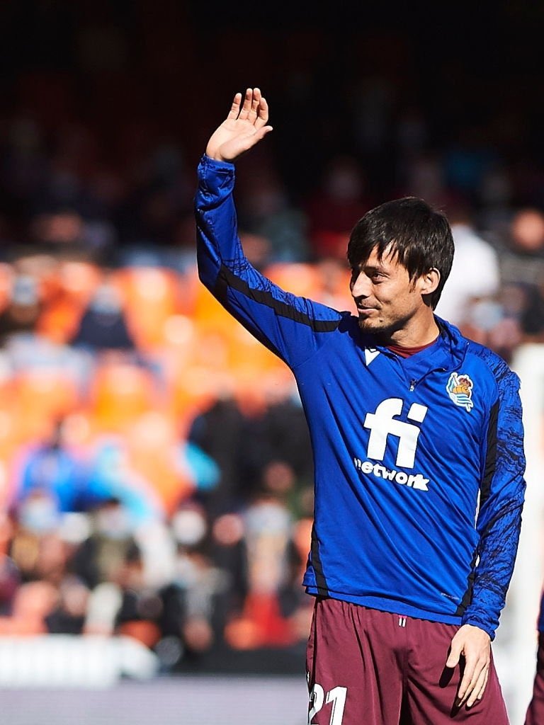 21LVA's tweet photo. Muchas gracias por las muestras de cariño, siempre llevaré a Mestalla y a los valencianistas en el corazón 🧡 https://t.co/DMohH2IWTk