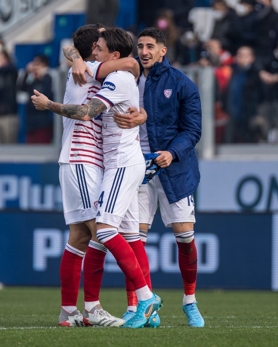 Baselli's tweet image. Correre, sudare, combattere. Non c'è nessun segreto! +3 Bravi tutti 🔴🔵 #AtalantaCagliari @CagliariCalcio