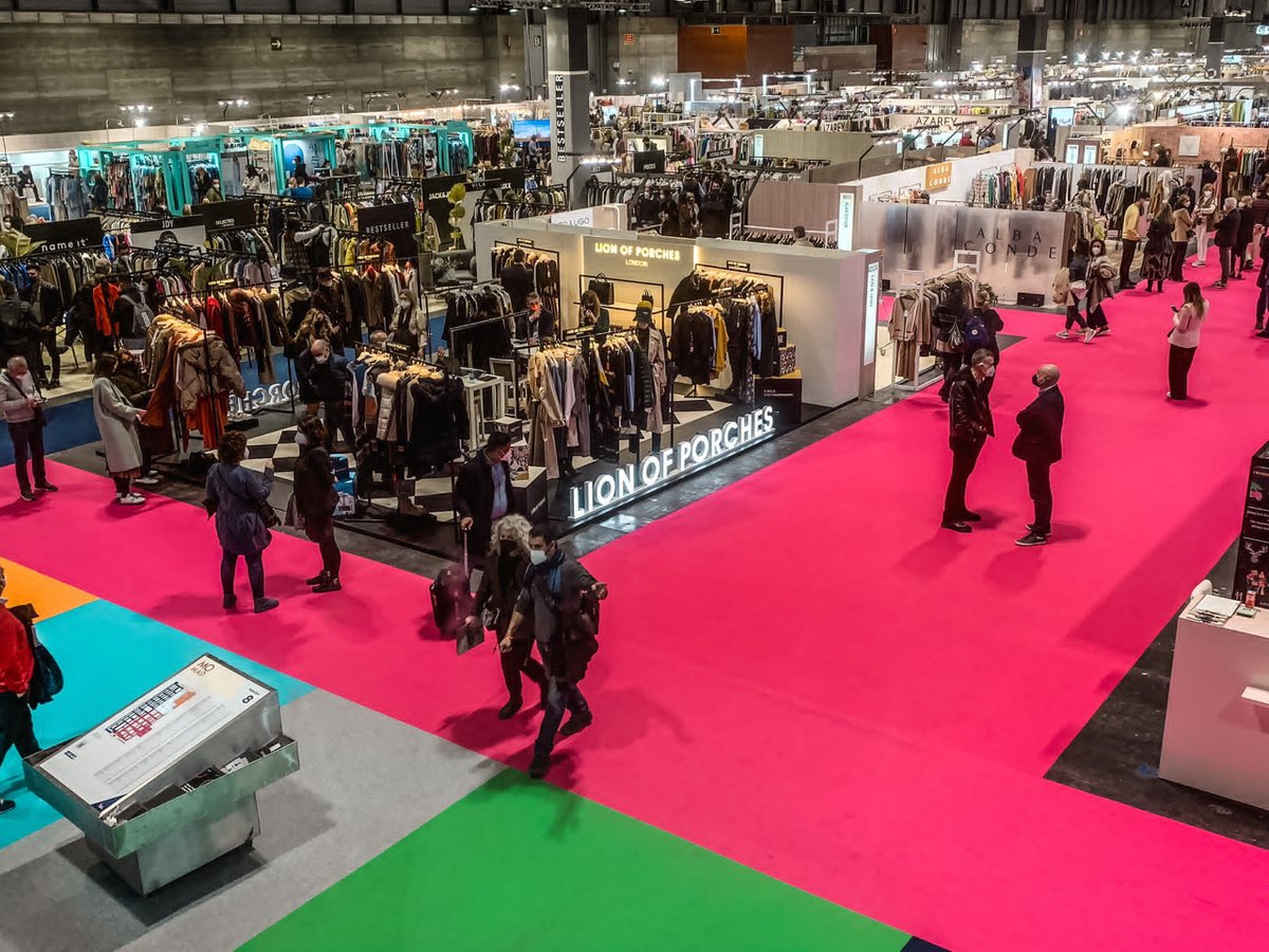 MOMADMadrid's tweet photo. 🇬🇧: #MOMAD22 comes to an end! Thank you for having shared with us these days and having been part of this edition. We are filled with the support received one more year and we wish to see you very soon in the next edition. #ConectandoLaModa https://t.co/kI0CO2iybl