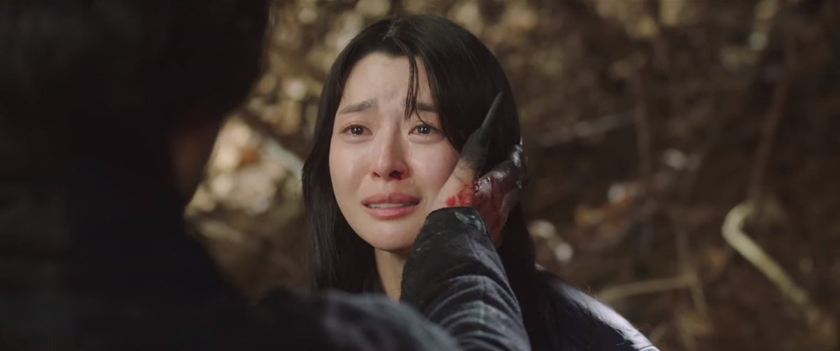 deluludesert's tweet photo. He smiled because he didn’t want Sangwoon’s last memory of him to be filled with sorrow. He wanted her to know that he was happy to meet her again after 1000 years. He wanted her soul to associate his death with happiness, freedom, and love.

#Bulgasal 
#BulgasalEp16 https://t.co/6ruxYxMcng