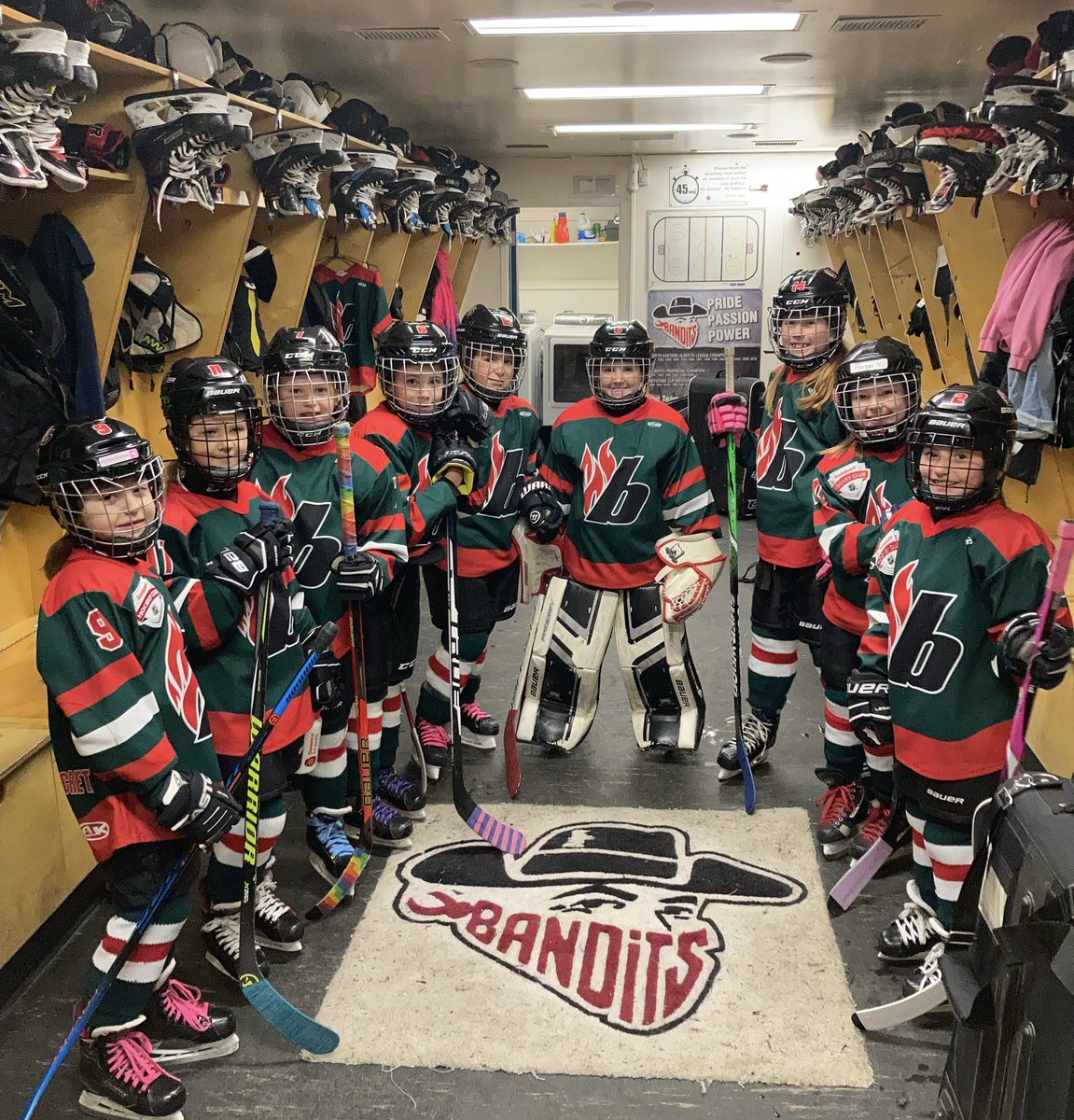 Sunday Funday! The U-9 Female Team 2 Blazers enjoying using the <a href="/lloydBandits/">Classic Oilfield Bandits</a> room! Good luck today girls!!