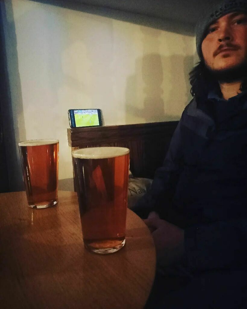 When every pub in town is showing the Six Nations and this Nottingham giant just wants to watch Forest vs Leicester...

 We found the Nnook under the stairs and a pint of @timothytaylorsbrewery Landlord at <a href="/llandoger_trow/">The Llandoger Trow</a> was just perfect for our needs! 

#beerhistory #timmy…