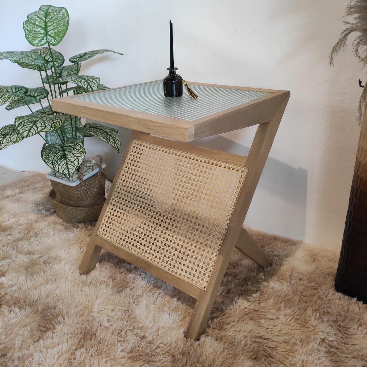 lnrnl00's tweet image. Mas sa sidetable na ako naeexcite kaysa sa damit o sapatos. Jusko puro ganito na laman ng camera roll ko. #signsofaging😩