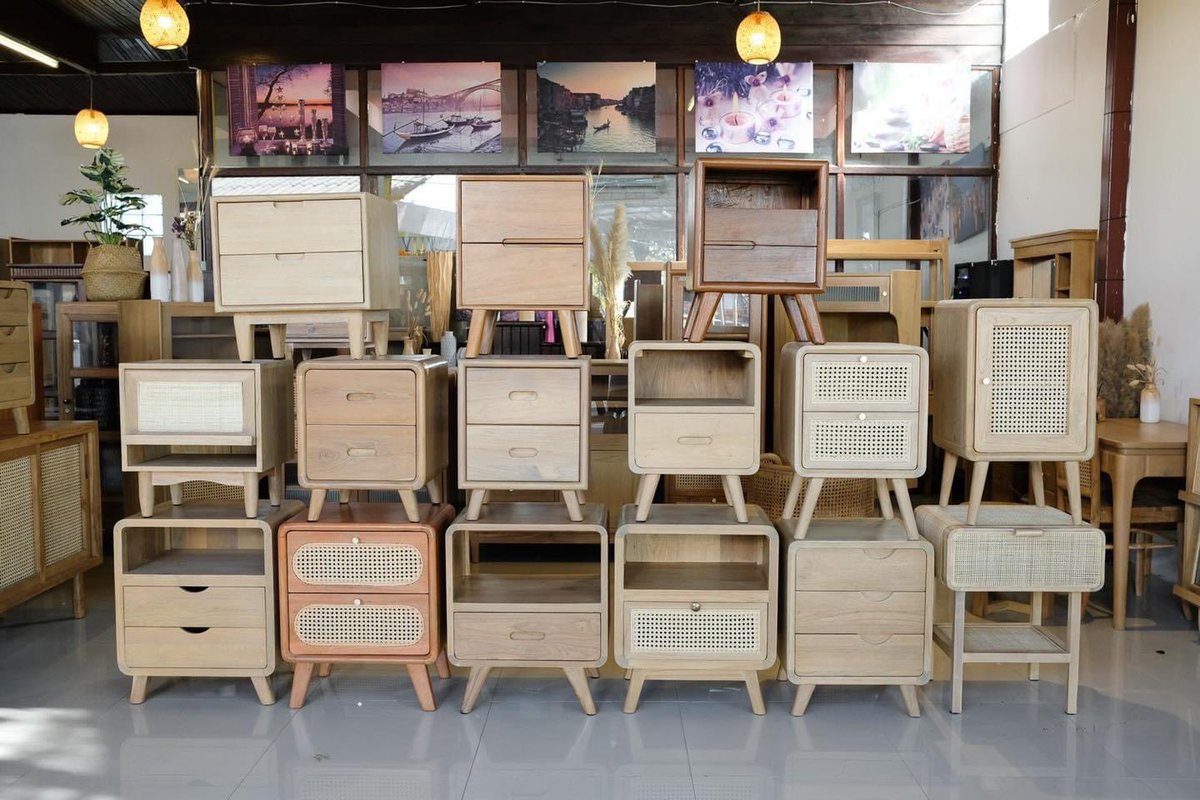 lnrnl00's tweet image. Mas sa sidetable na ako naeexcite kaysa sa damit o sapatos. Jusko puro ganito na laman ng camera roll ko. #signsofaging😩