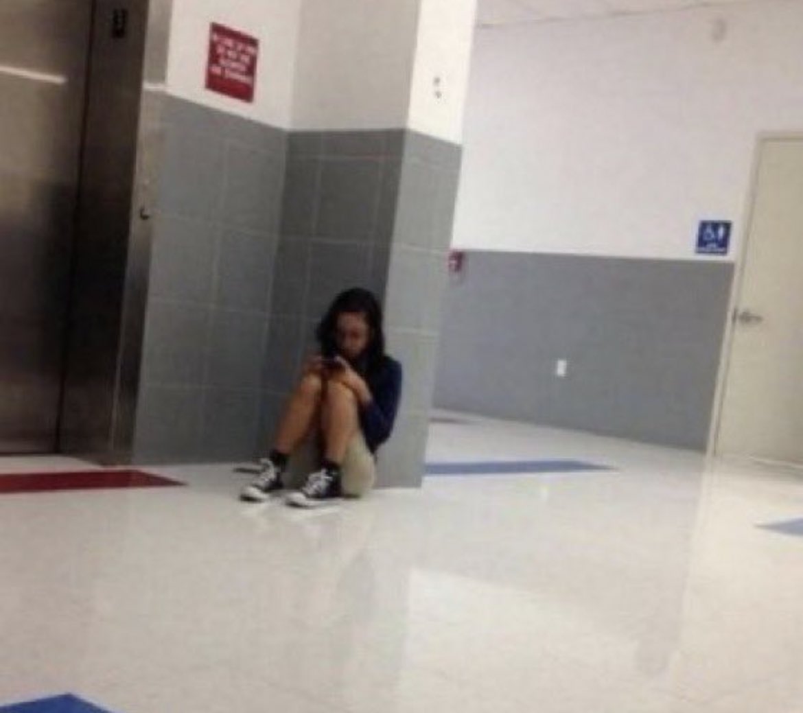 stargirlhwg's tweet image. #FreeChristmasTree