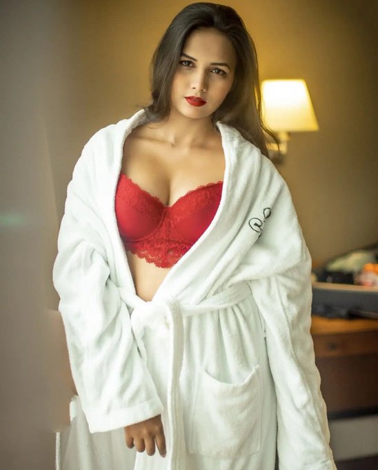 escort service in Dehradun