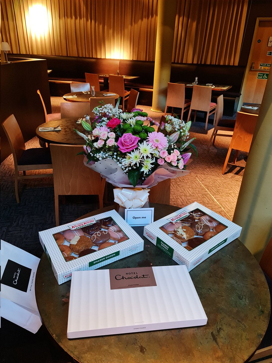 katenga21's tweet photo. Flowers..  #FlowersOnFriday #LeaveRoseAlone #beautiful #leavingparty #FebWordSongs https://t.co/Tf3mx2tjpu