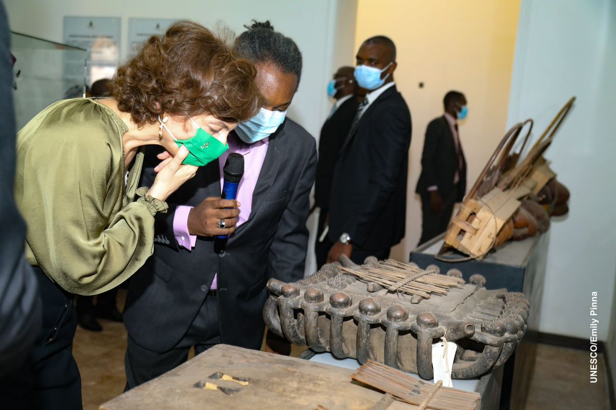 Audrey Azoulay (@aazoulay) on Twitter photo Ce matin au Musée national du #Cameroun, j'ai rappelé que l'<a href="/UNESCO/">UNESCO 🏛️ #Education #Sciences #Culture 🇺🇳</a> a l'#Afrique pour priorité, et réaffirmé notre volonté de davantage soutenir, protéger et faire connaître les arts africains. Ce matin au Musée national du #Cameroun, j'ai rappelé que l'<a href="/UNESCO/">UNESCO 🏛️ #Education #Sciences #Culture 🇺🇳</a> a l'#Afrique pour priorité, et réaffirmé notre volonté de davantage soutenir, protéger et faire connaître les arts africains.