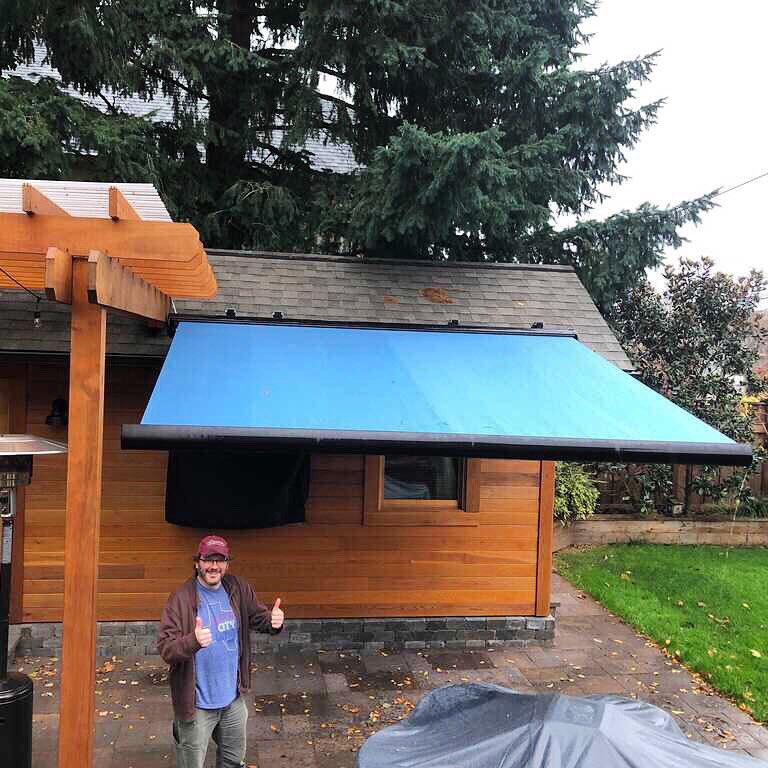 rosecityawning's tweet photo. A score of two thumbs up! We would give our Retractable Awnings three if we had more thumbs! People love their Retractable Awnings! 

Interested? Give us a call! 

#RoseCityAwning https://t.co/fXyOcsLh0b