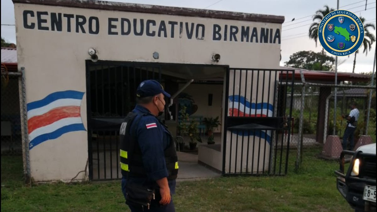 seguridadcrc's tweet photo. #FronteraNorteCR🇨🇷 #Upala 
La @fuerzapublicaCR presente en diversas comunidades del cantón de #Upala, garantizando la seguridad y el sagrado derecho al voto por parte de las comunidades fronterizas.
#EleccionesCR
#SomosUnaSolaFuerza https://t.co/CV0HEAaKz7
