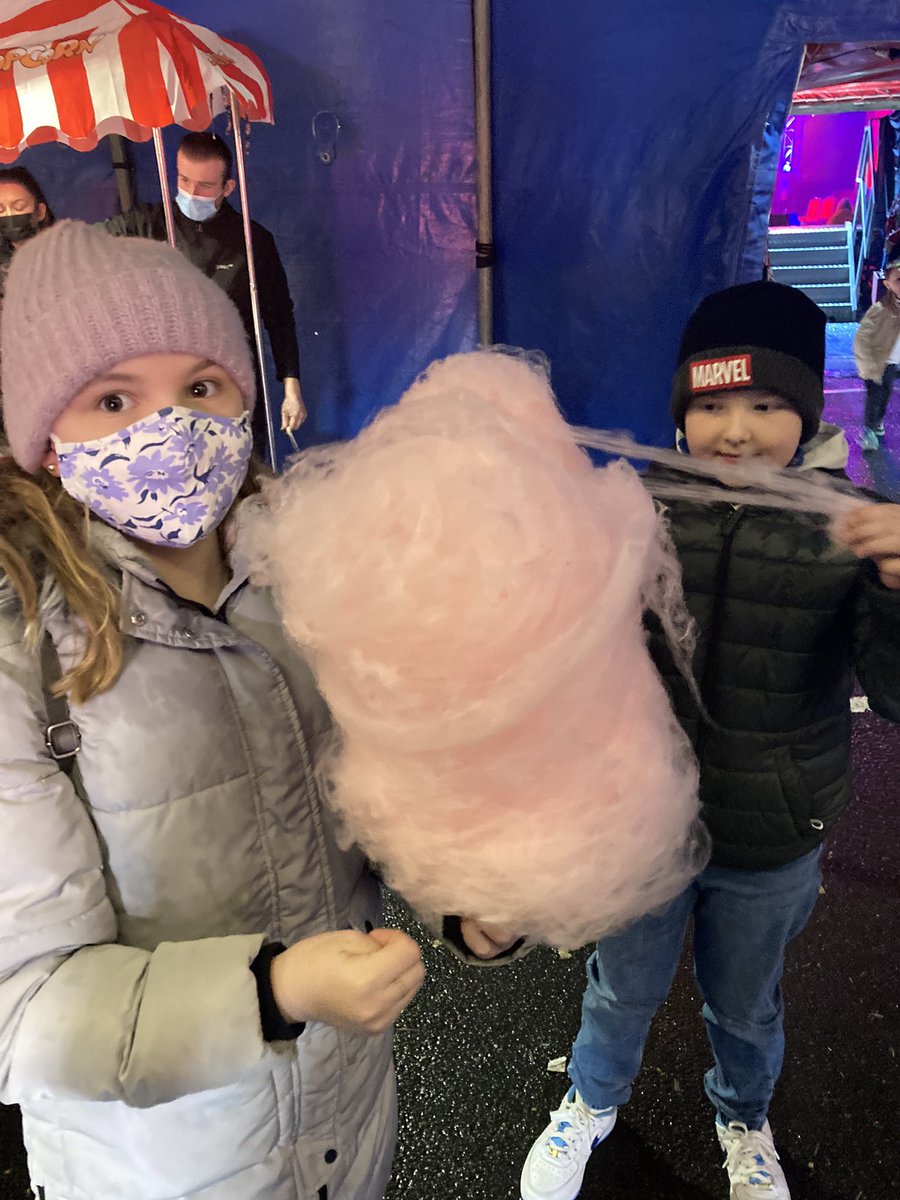 MelCook17's tweet photo. Fab time had by all ages  @CircusBerlin in Glasgow today. 
#circusberlin https://t.co/UpSeaQkcf0