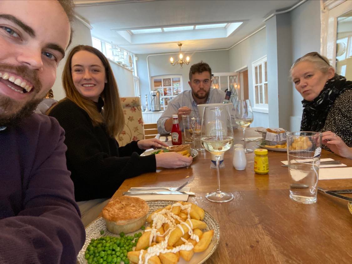 JonnyJAndrews's tweet image. A lovely birthday lunch yesterday in the Queen's Head, #Downe!