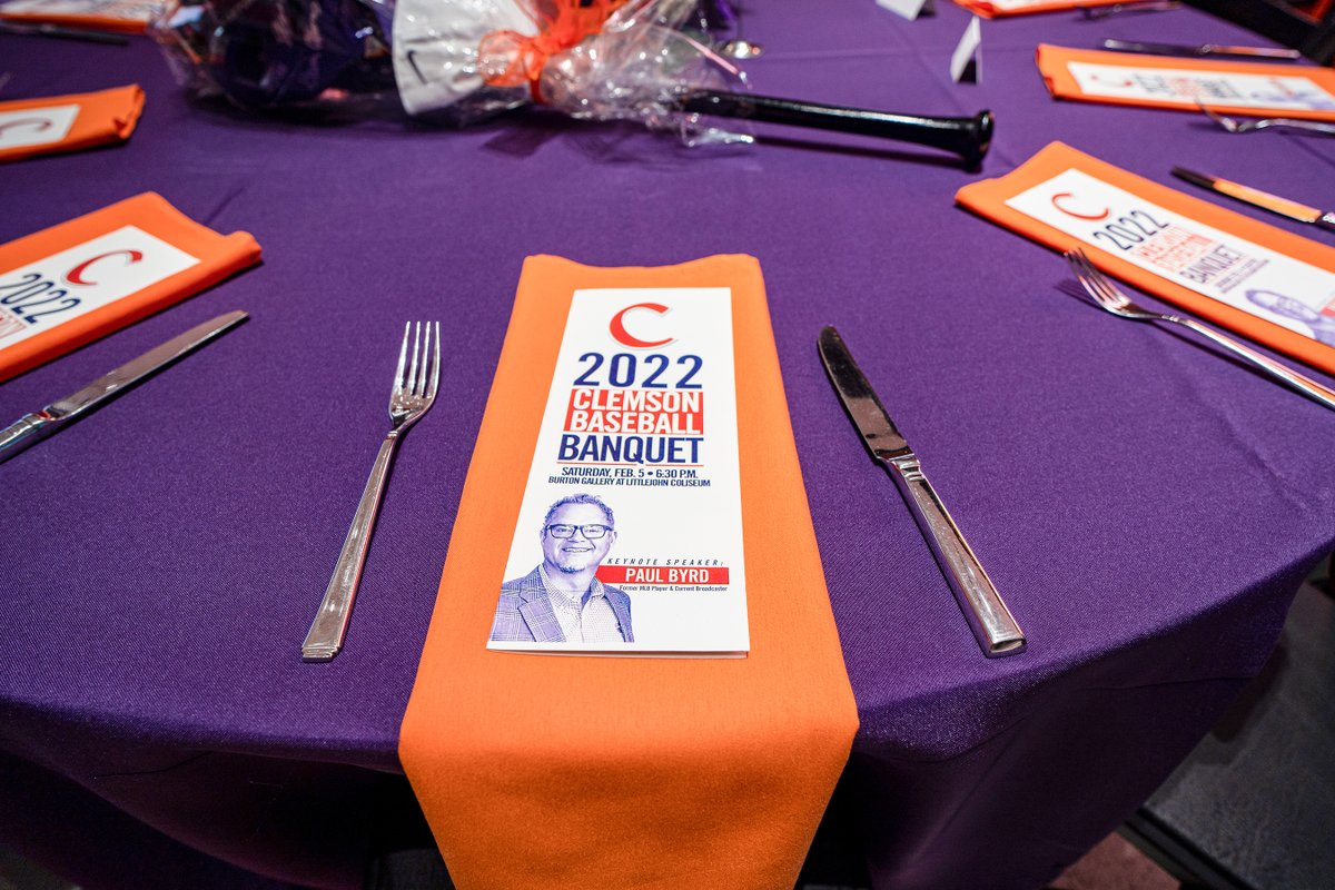 ClemsonBaseball's tweet photo. Nothing better than seeing familiar faces, lots of smiles &amp; great fellowship at our annual preseason banquet. Ready for 2022! #Clemson 👏 💯 🐅 https://t.co/zaTPpXYjUY