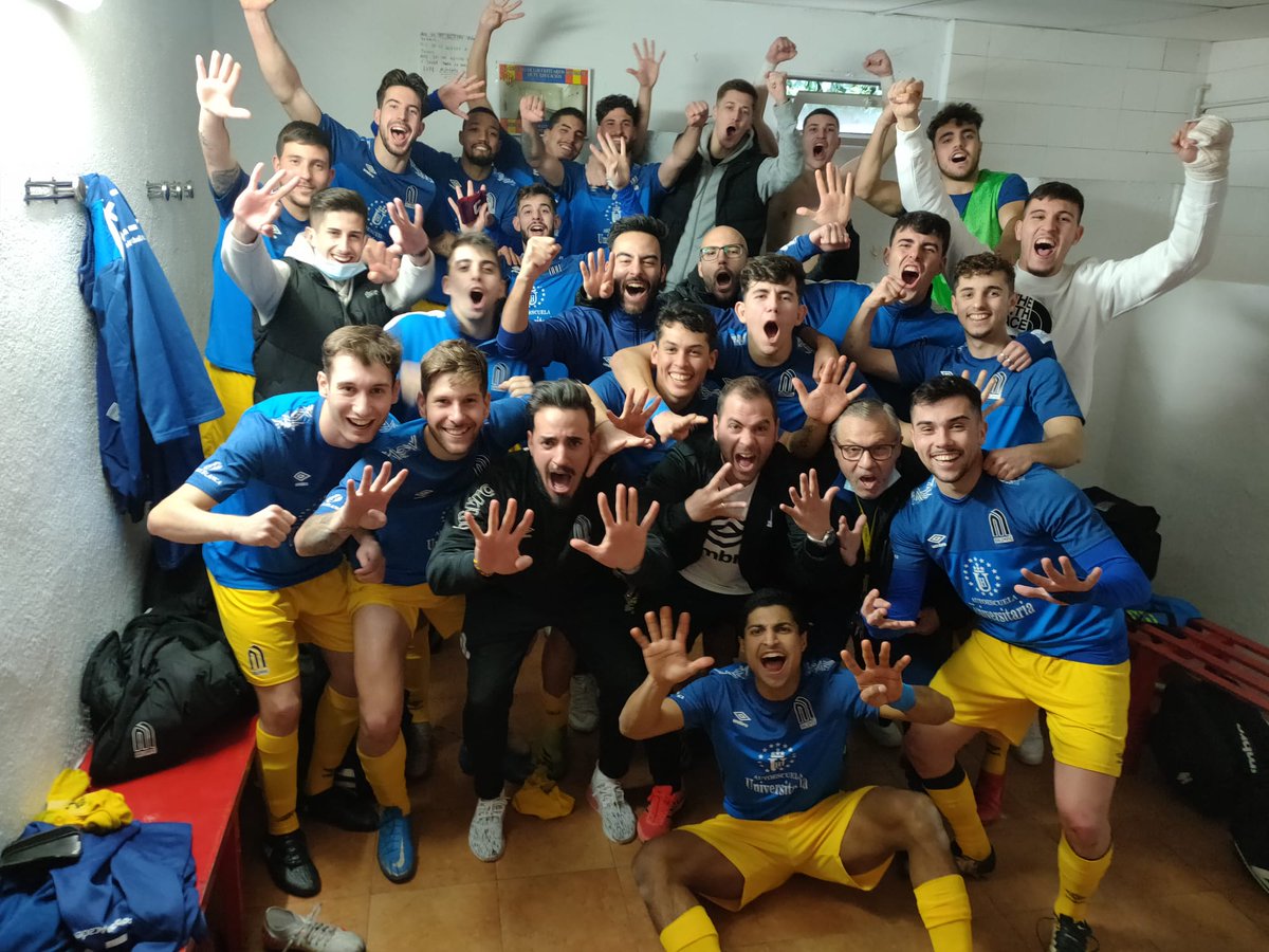 mostbalompie's tweet photo. Y ya van 9️⃣ victorias consecutivas. Nuestros chicos han asaltado el Estadio Casallo venciendo en un partido con tremenda emoción ⚽

#YoSoyDelBalompié Ⓜ️⚽🦶
#SomosMóstoles https://t.co/Qwie39pUjA