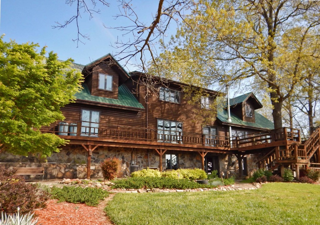 LodgeBuffalo's tweet photo. Buffalo River Lodge https://t.co/jszpS6M8Ou https://t.co/AEPobAu74C